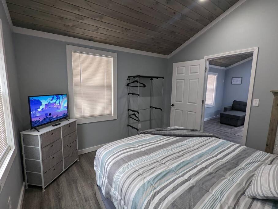 Summerlee Suite - Beautiful Remodeled Farmhouse Oak Hill Ngoại thất bức ảnh